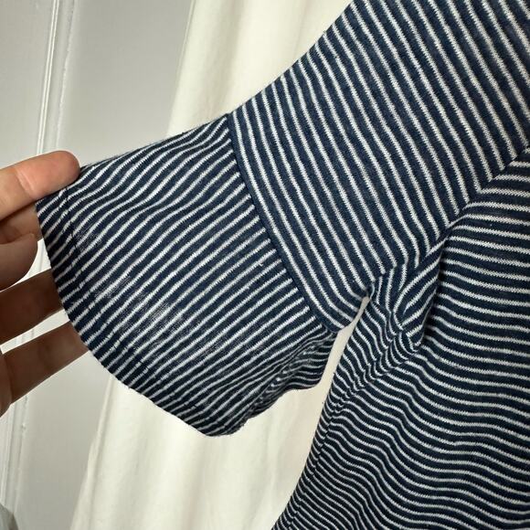 3/$20 Liz Claiborne Women's Medium Linen Blend Blue & White Striped Blouse - Picture 6 of 8